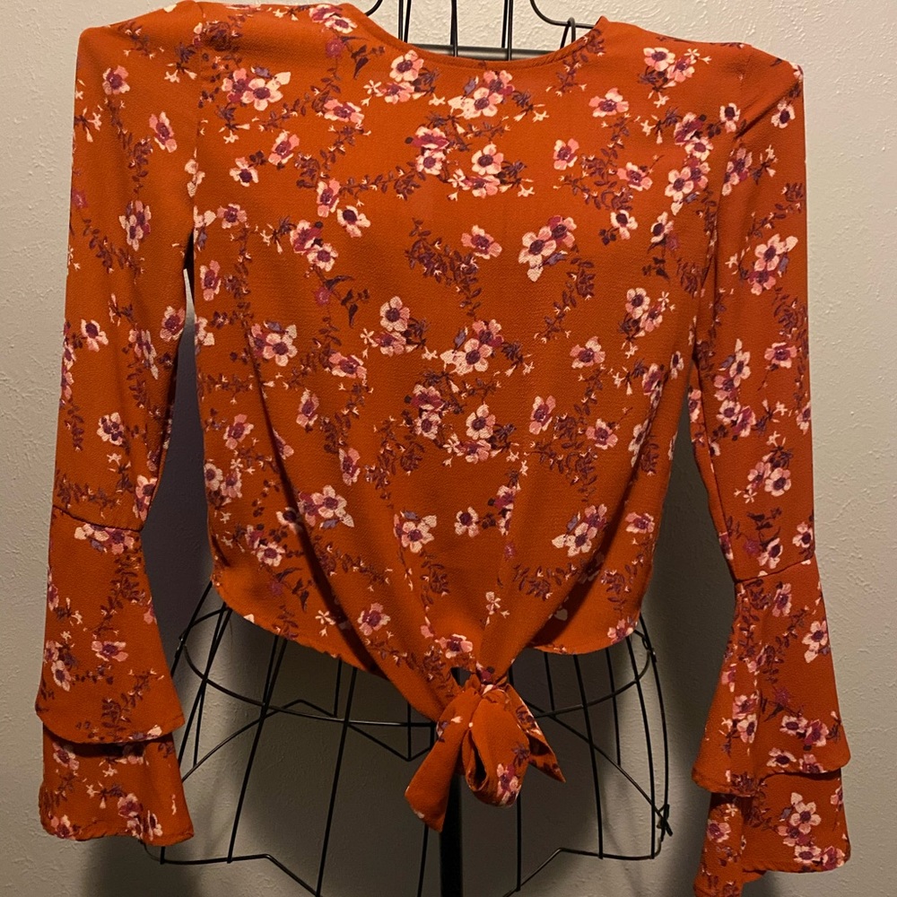 Long sleeve crop top